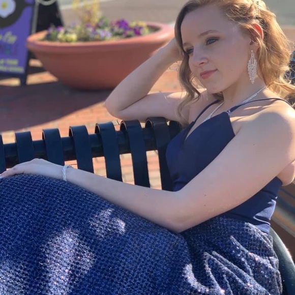 Prom dress! - Picture 2 of 3